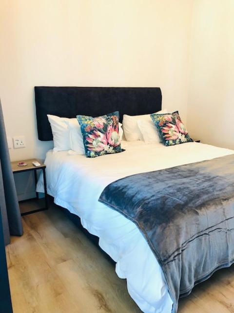 הרמנוס Glow Boutique Suites & Guesthouse מראה חיצוני תמונה